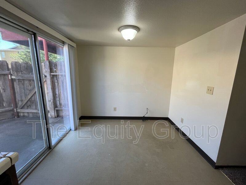 850 N Williford Dr - Photo 5 of 10
