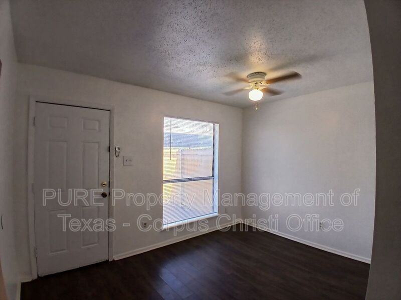 5001 Middlecoff Rd #2A - Photo 4 of 28