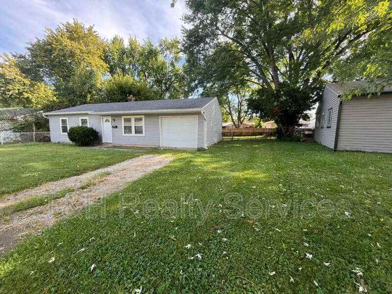 3831 Bennett Dr - Photo 4 of 37