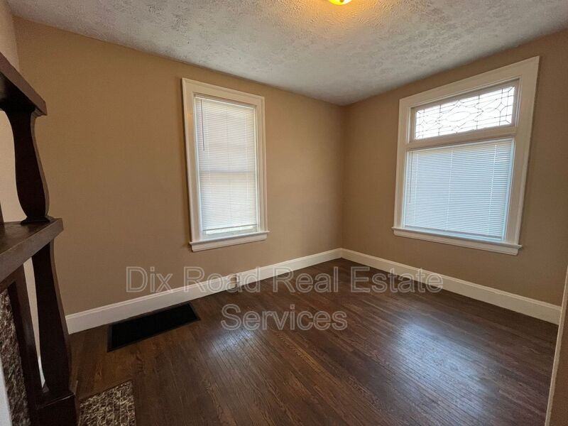 2159 Elmo Ave - Photo 4 of 14