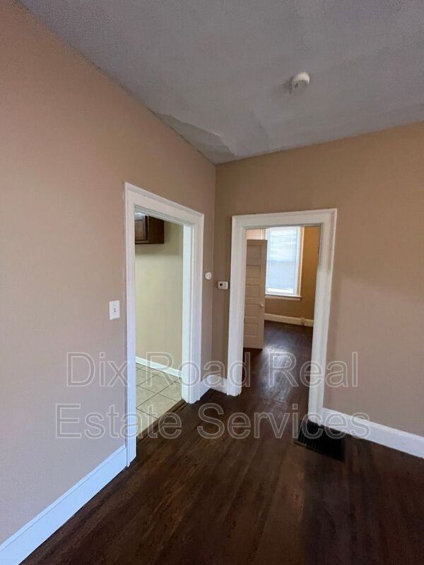 2159 Elmo Ave - Photo 5 of 14