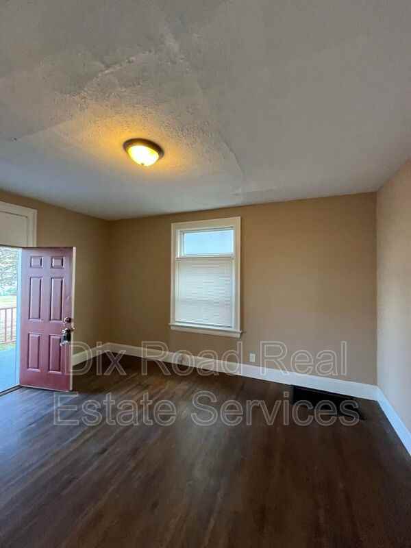 2159 Elmo Ave - Photo 6 of 14