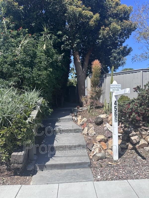 4566 Maryland St - Photo 2 of 17