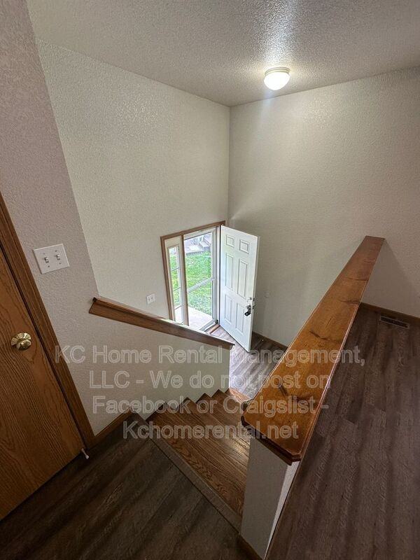 709 Se Drew Ct - Photo 7 of 34