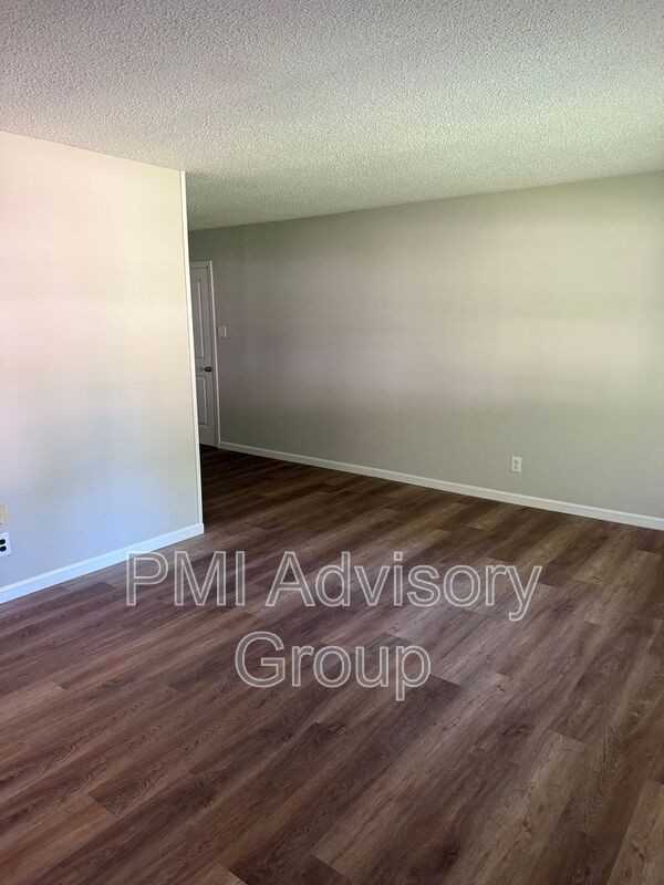 2521 Sw Sunset Rd - Photo 3 of 15