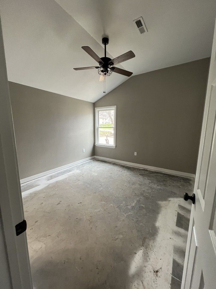 403 W Market St #1 - Photo 5 of 8