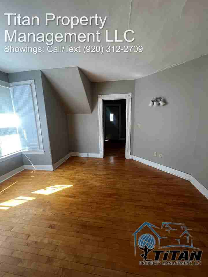 1010 Wisconsin Street - Photo 5 of 17
