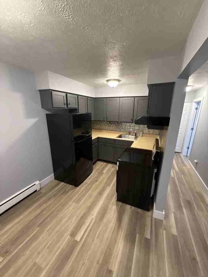 Peck Apartments - Photo 5 of 15