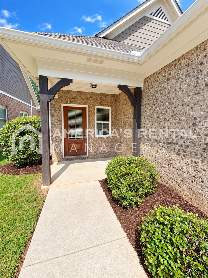 5589 Park Side Rd - Photo 3 of 34