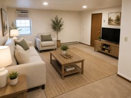 featured image of 904 N Main St