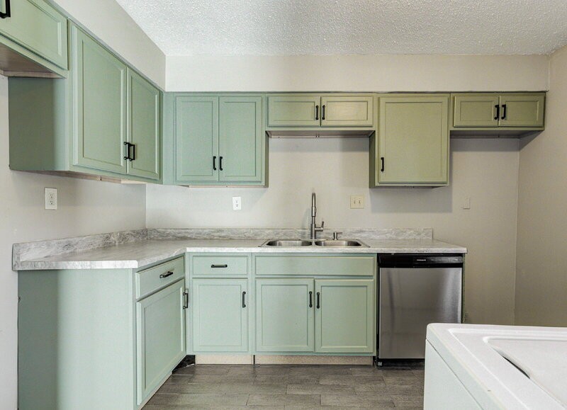 2291 Madison Ave - Photo 5 of 16