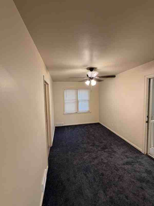 9384 Rutherford St - Photo 3 of 8
