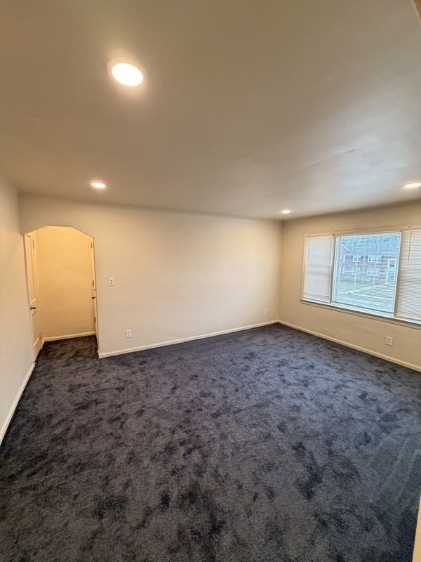 9384 Rutherford St - Photo 4 of 8