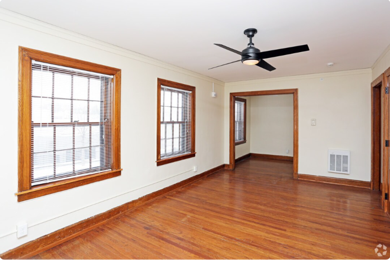 Bryn Mawr - Photo 5 of 7