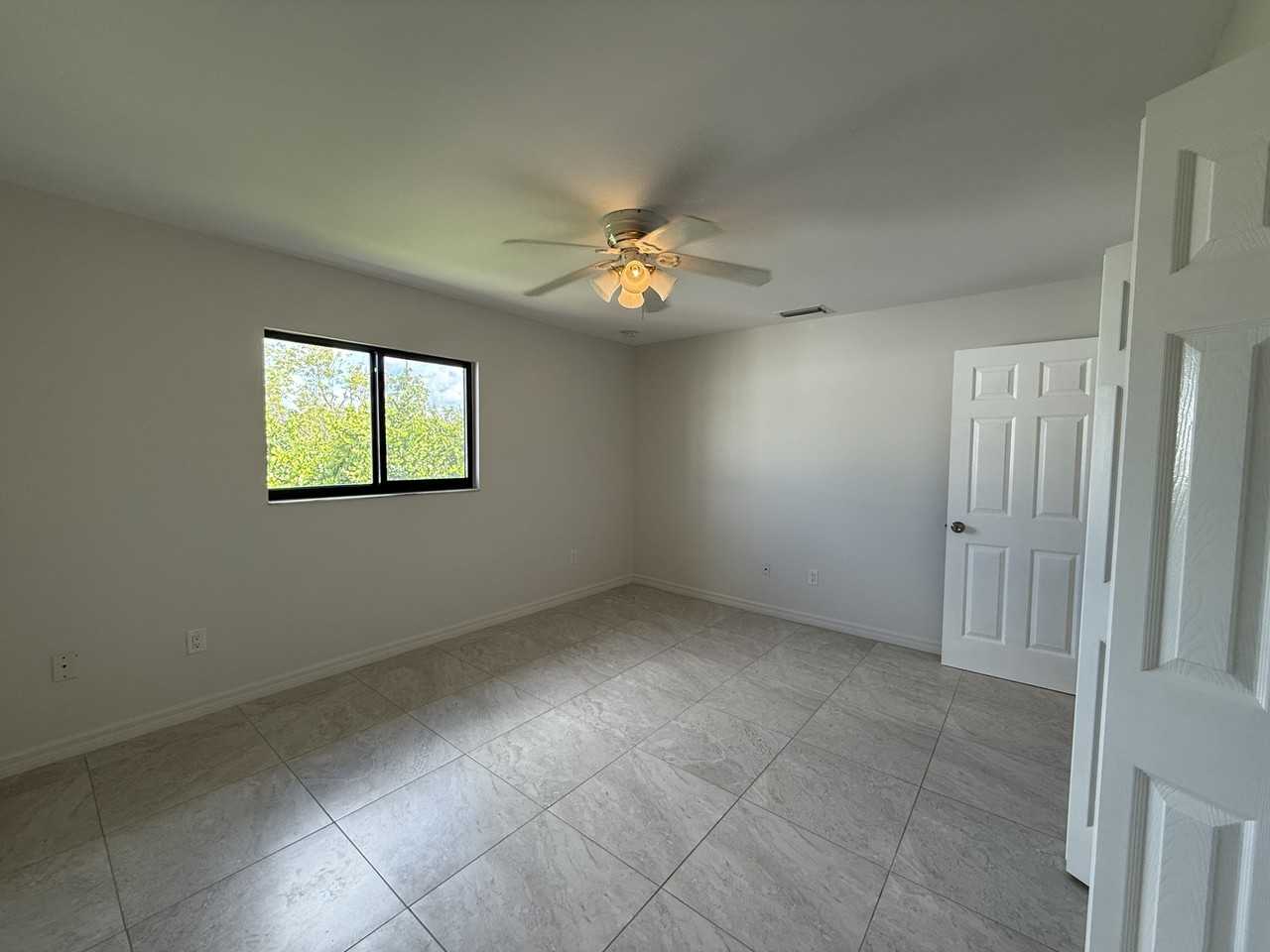 Marbella III Ft Myers - Photo 7 of 18