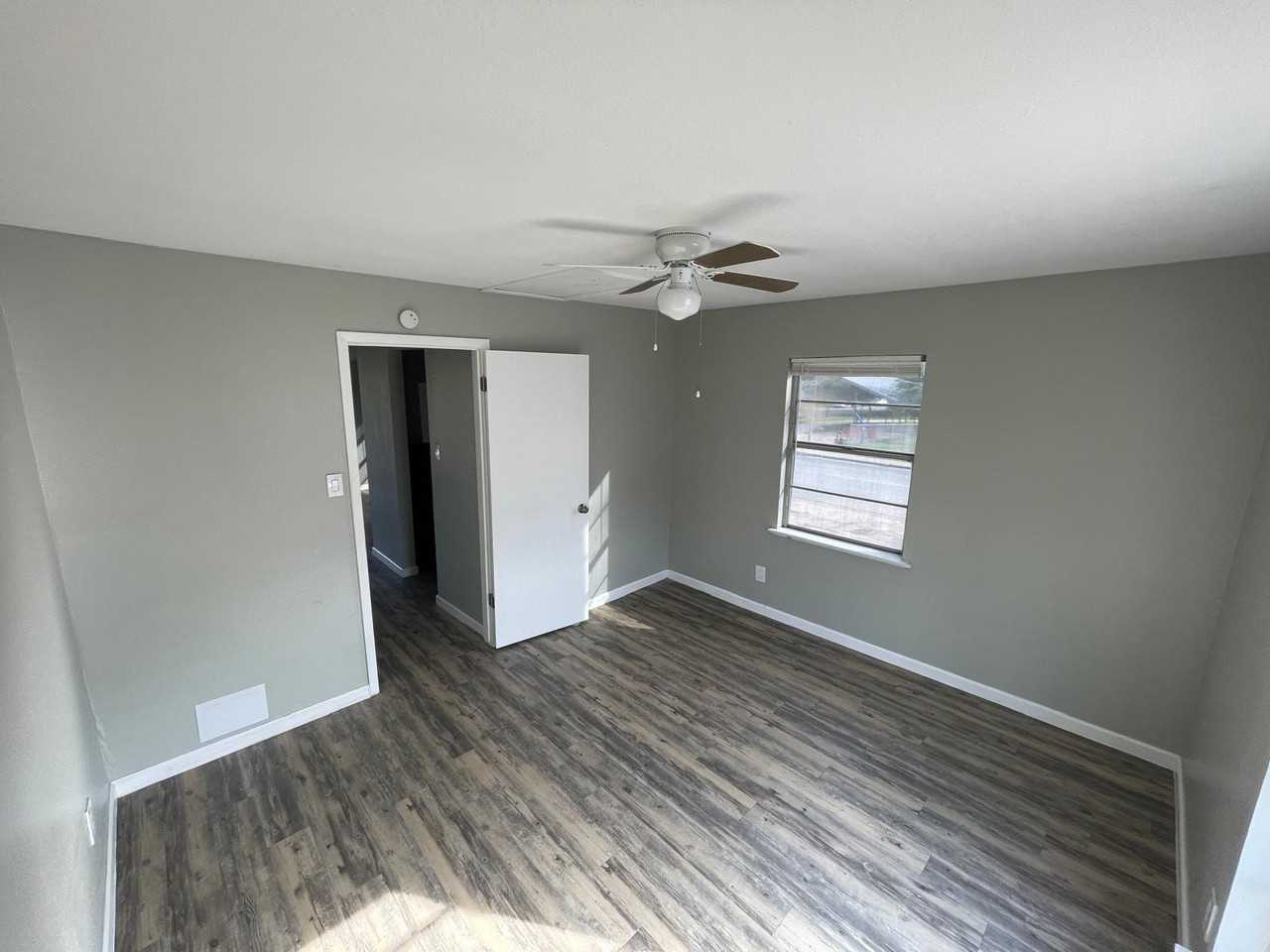 306 West Saint Francis Street - Photo 4 of 6
