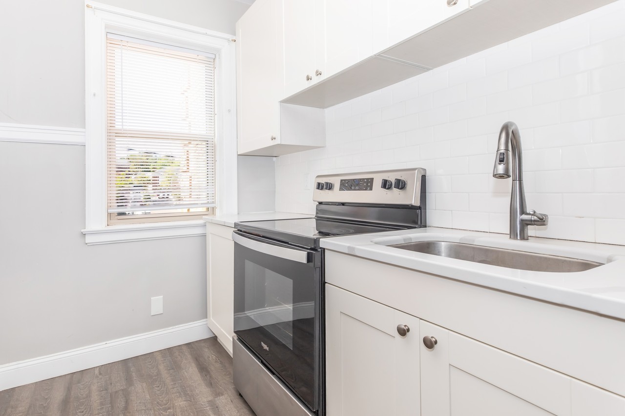 Raymond 23 7th Avenue Southwest - Photo 2 of 22