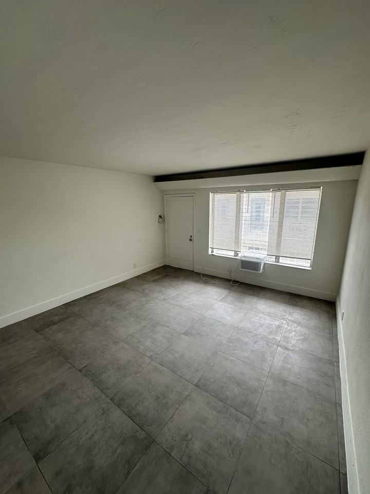 1225 Normandy Drive - Photo 2 of 11