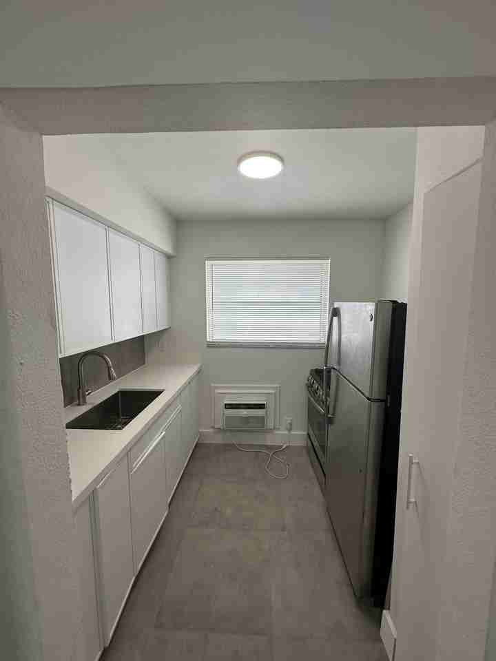 1225 Normandy Drive - Photo 6 of 11
