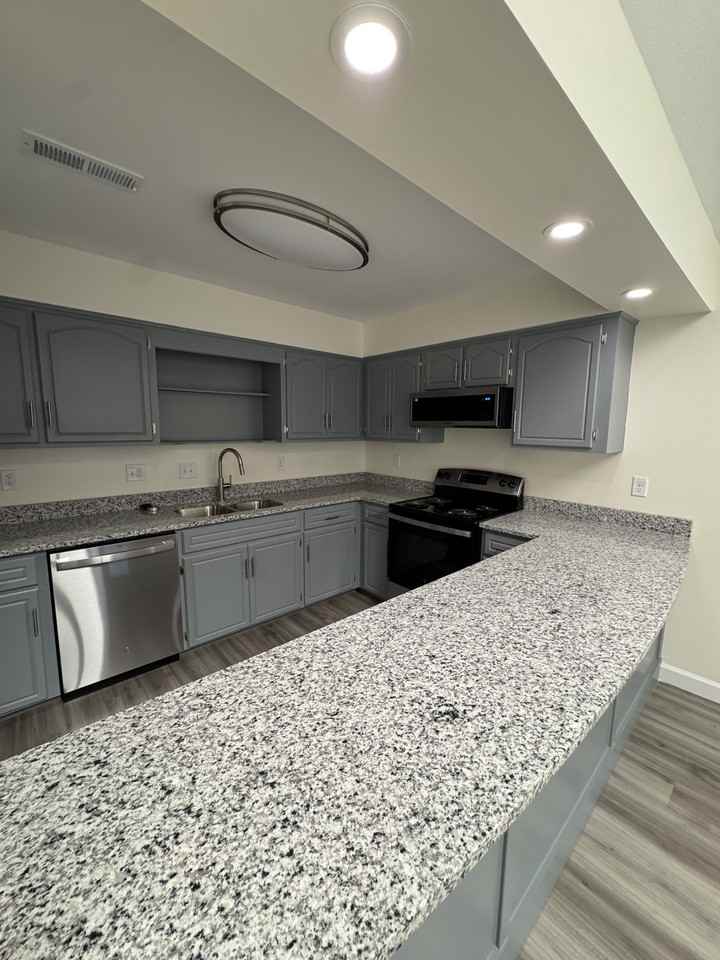 Forest Hills - Photo 5 of 8