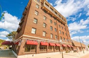 featured image of 208 E 5th St
