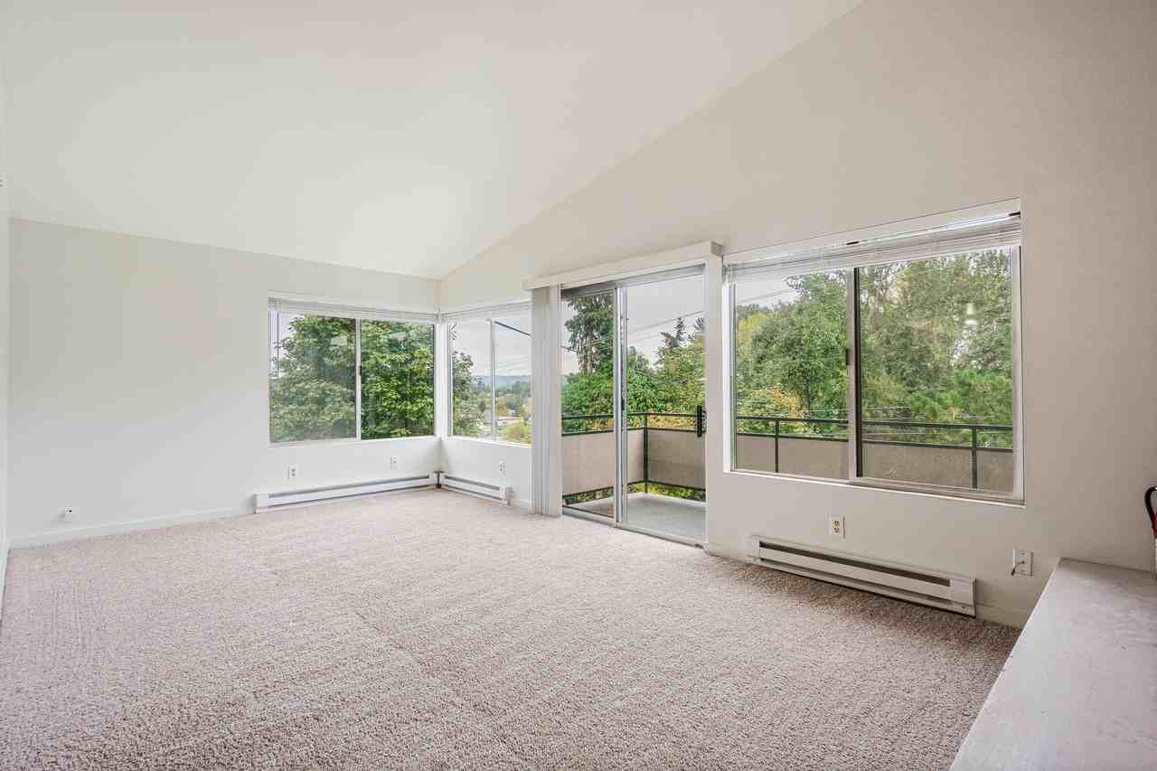9317 51st Ave S, Seattle - Photo 3 of 16