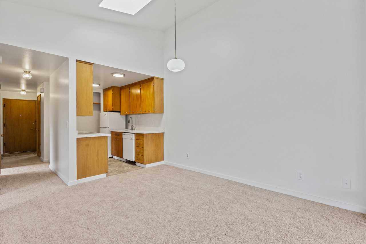 9317 51st Ave S, Seattle - Photo 7 of 16