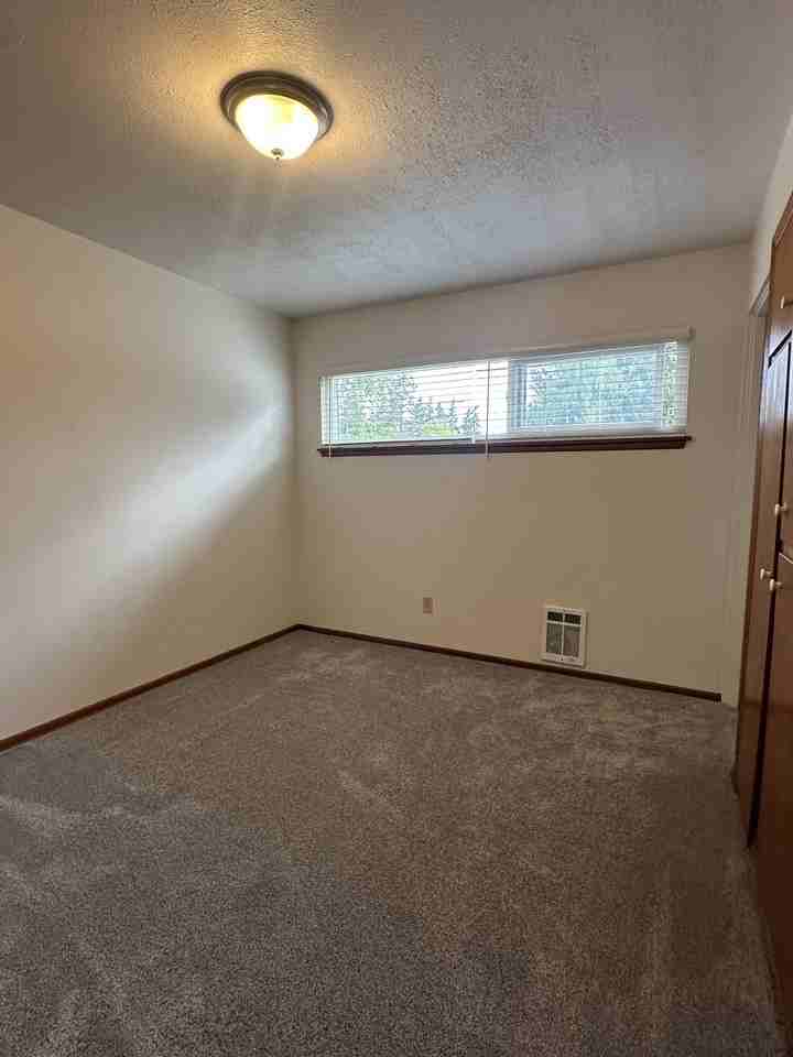 5656 Fauntleroy Way SW - Photo 7 of 12