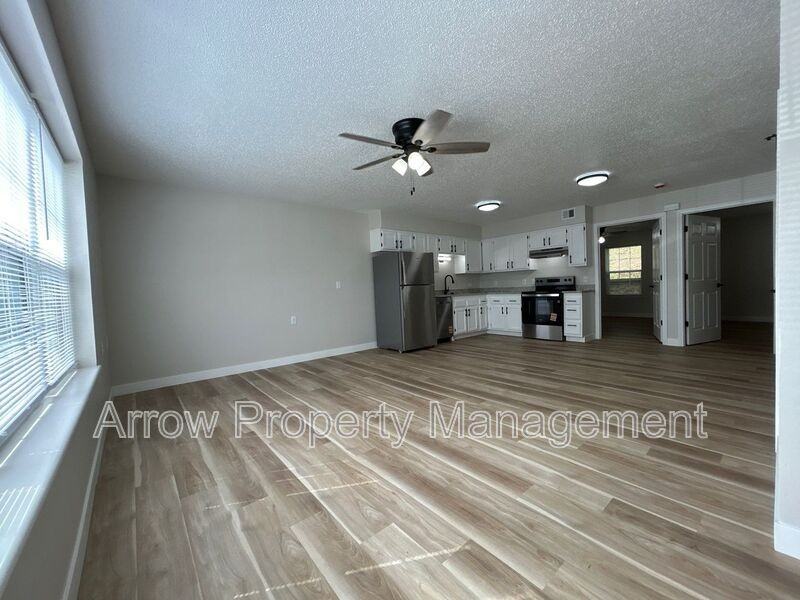 1015 14th St - Photo 3 of 8