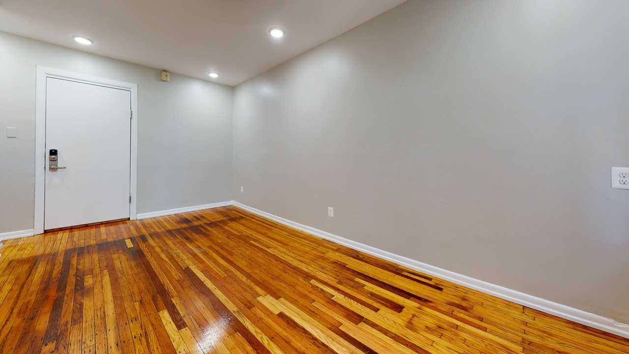 1114 Spruce Street, Philadelphia, PA 19107 - Photo 2 of 11