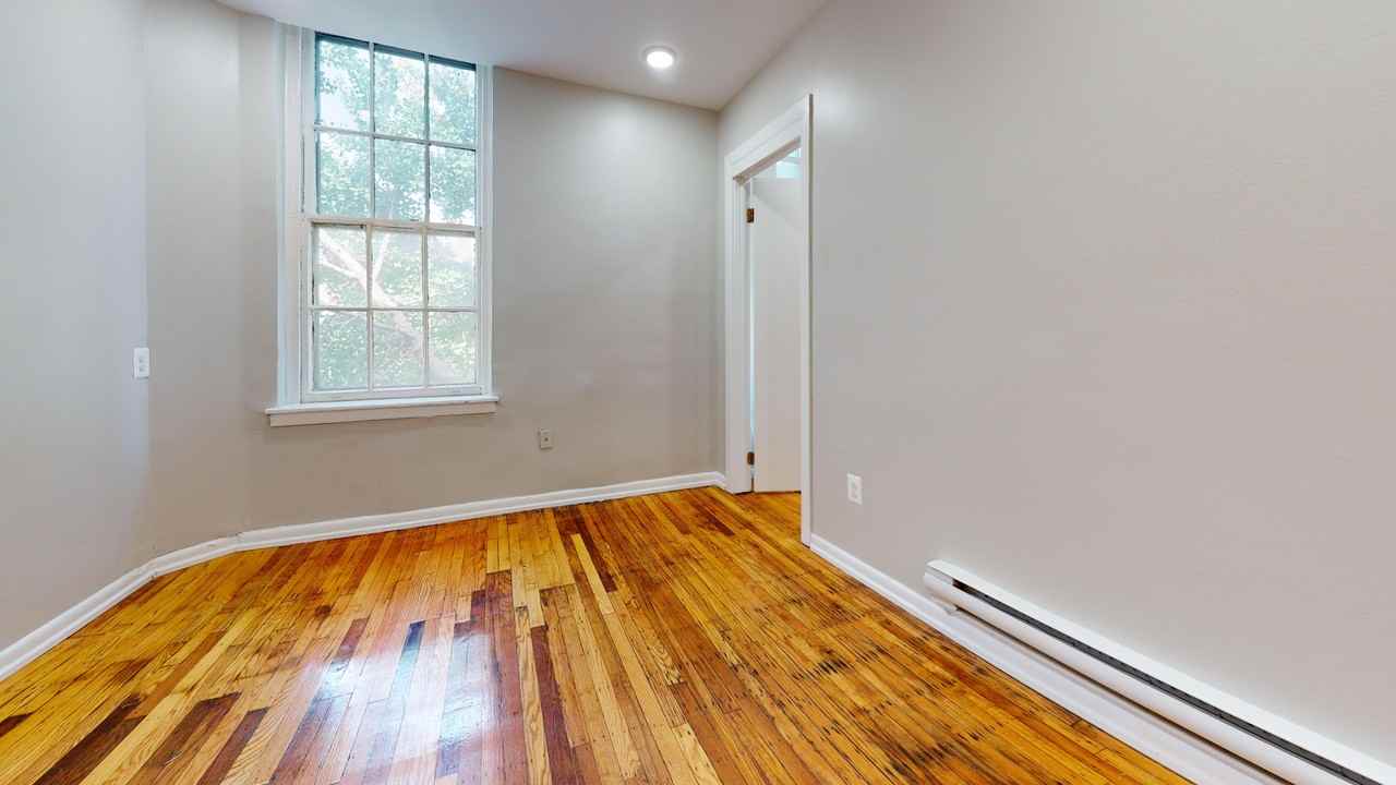 1114 Spruce Street, Philadelphia, PA 19107 - Photo 3 of 11