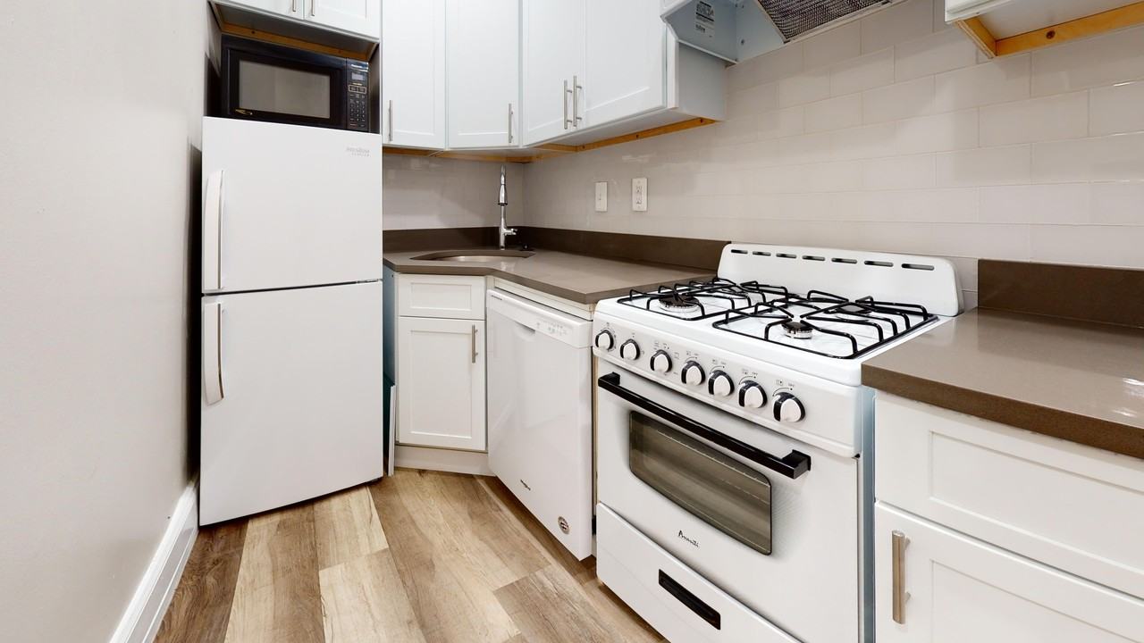 1114 Spruce Street, Philadelphia, PA 19107 - Photo 5 of 11