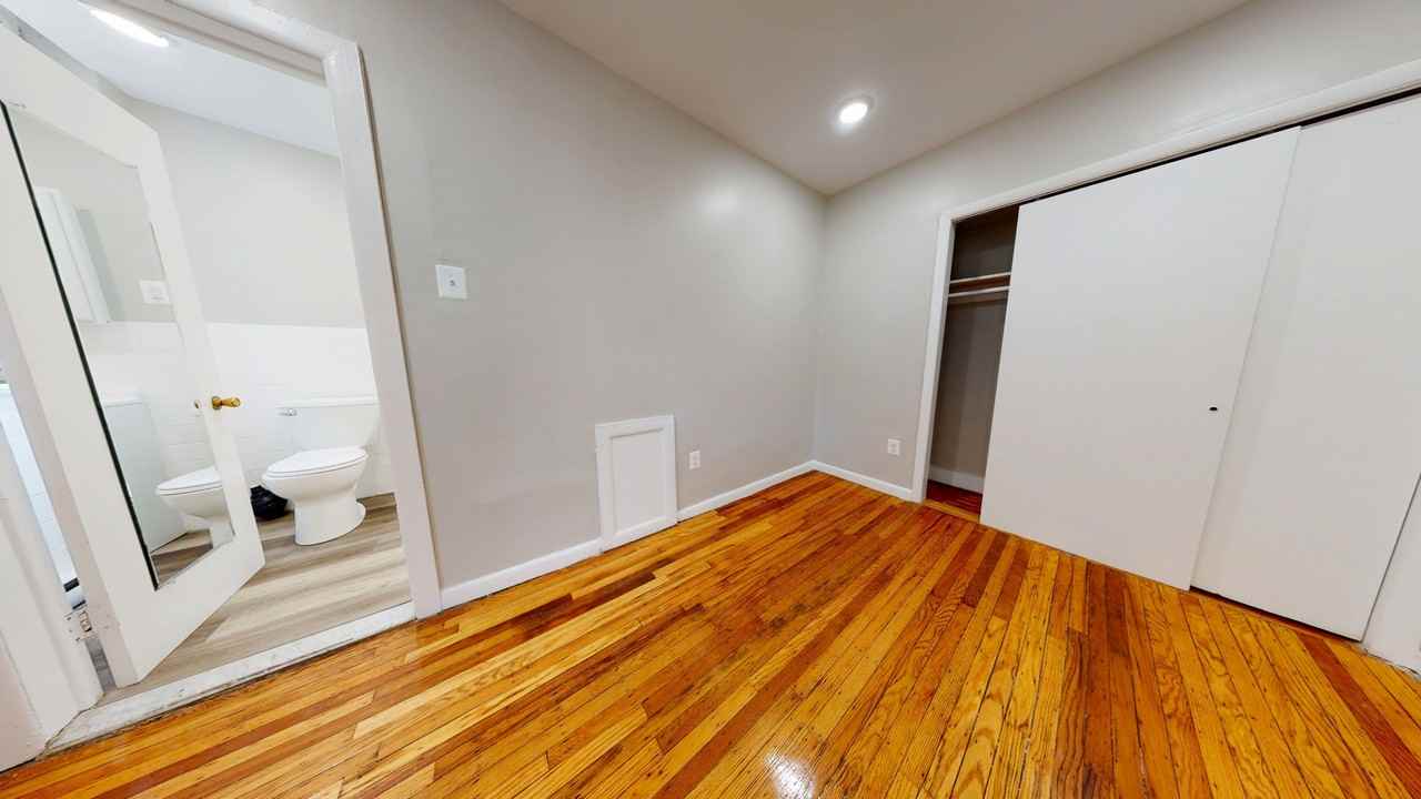 1114 Spruce Street, Philadelphia, PA 19107 - Photo 6 of 11