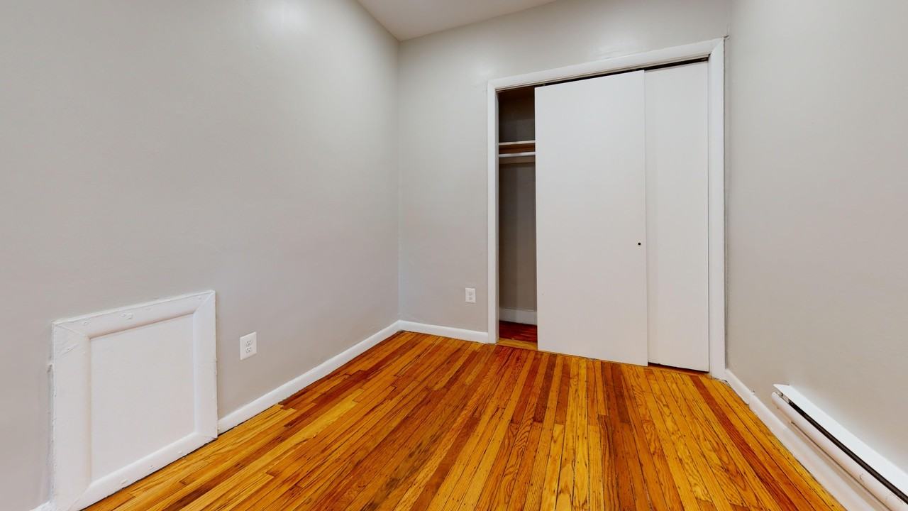 1114 Spruce Street, Philadelphia, PA 19107 - Photo 7 of 11