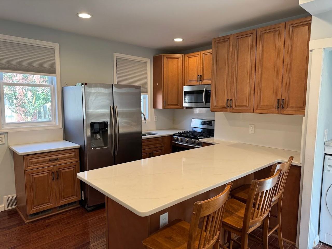 4416 Plummer St - Photo 4 of 23