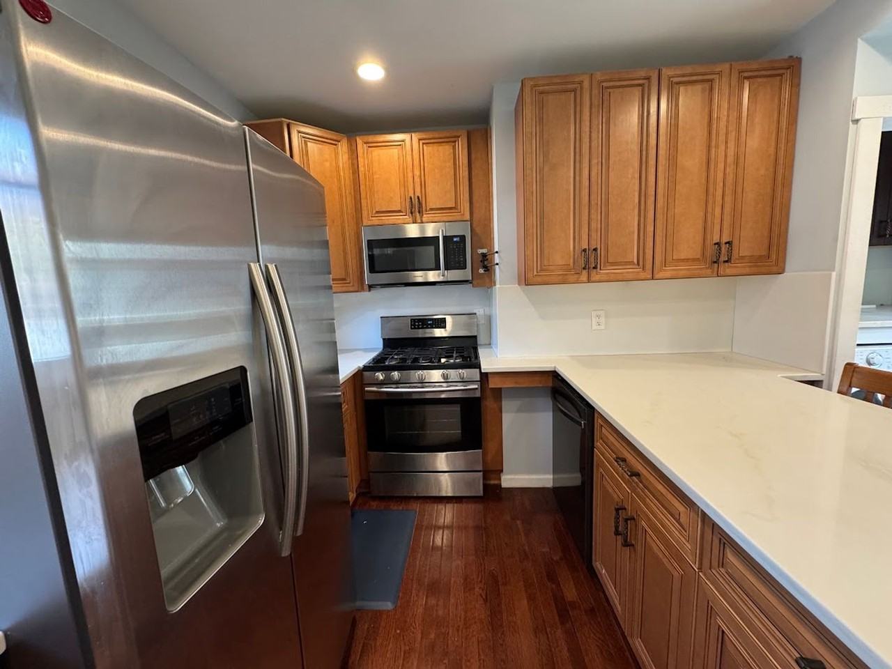 4416 Plummer St - Photo 7 of 23