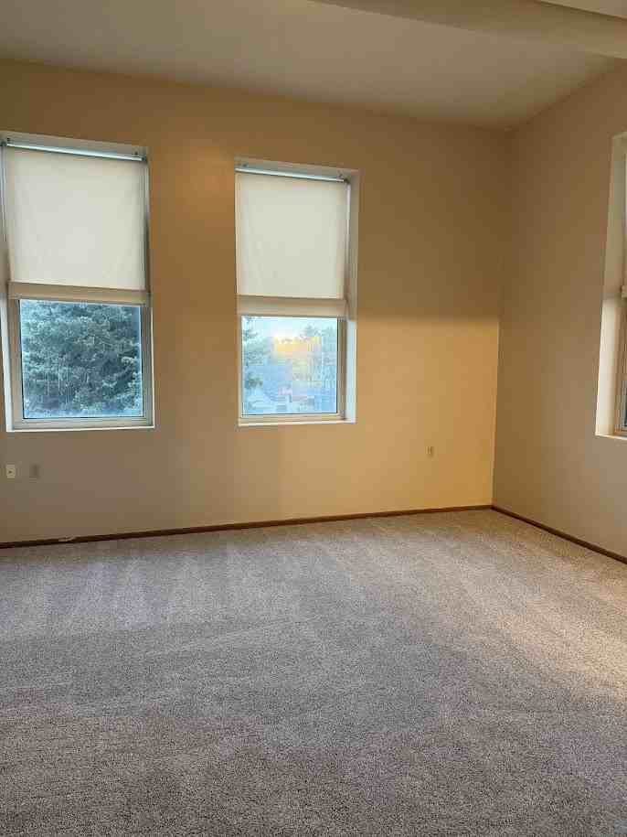 416 Sullivan Avenue - Photo 4 of 12