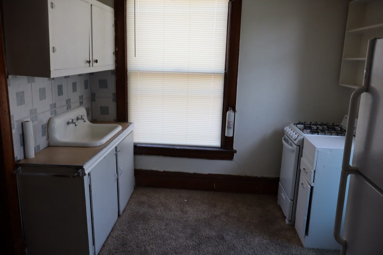Ninth 209 S - Photo 2 of 3