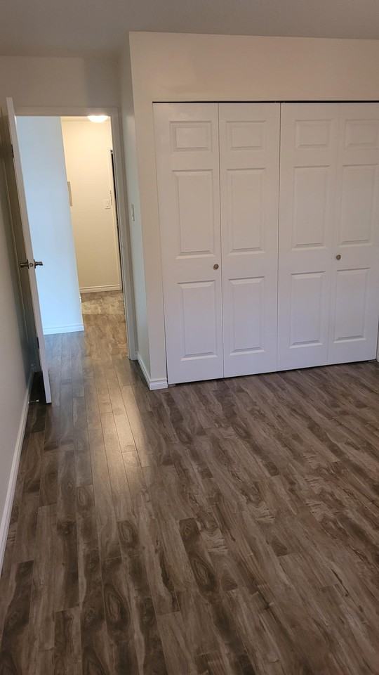 477 Howard Avenue #105 - Photo 5 of 15