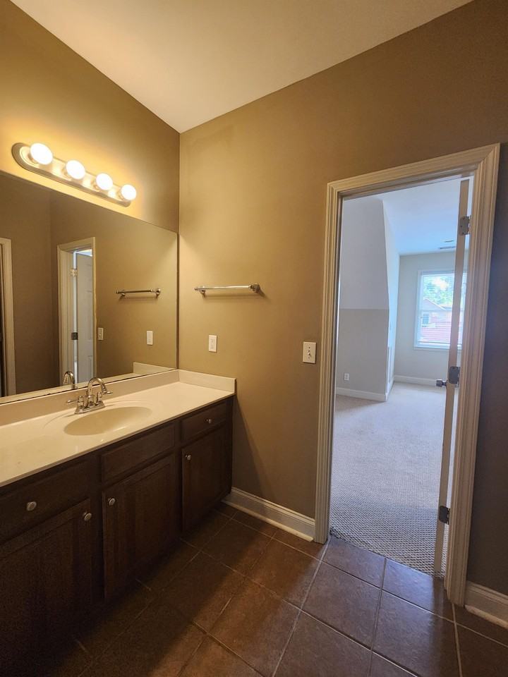 137 Strickland Avenue - Photo 5 of 21
