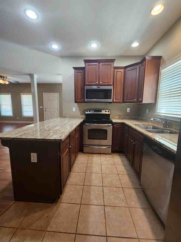 137 Strickland Avenue - Photo 7 of 21