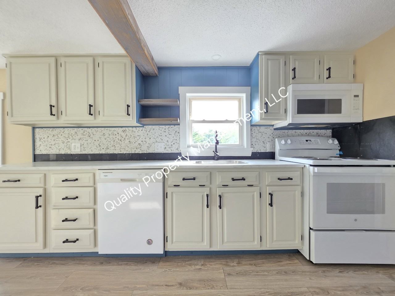 2388 Union Street - Photo 2 of 18