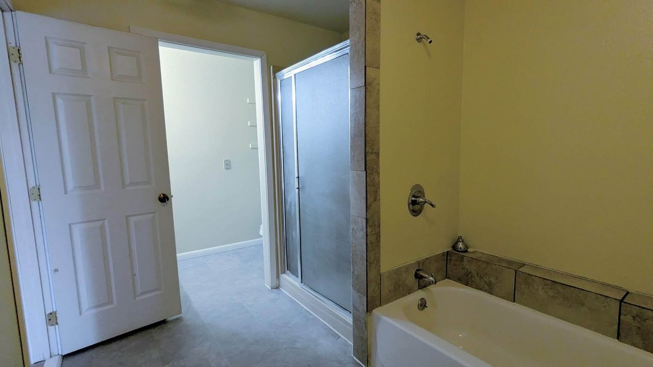 1323 23rd Avenue - Photo 6 of 9