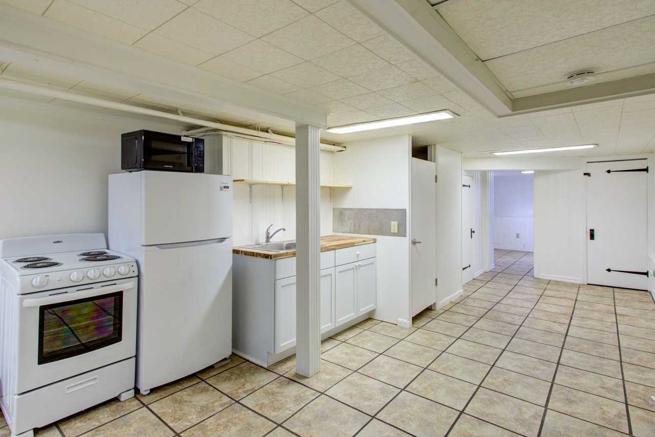 902 Columbia Avenue - Photo 3 of 11