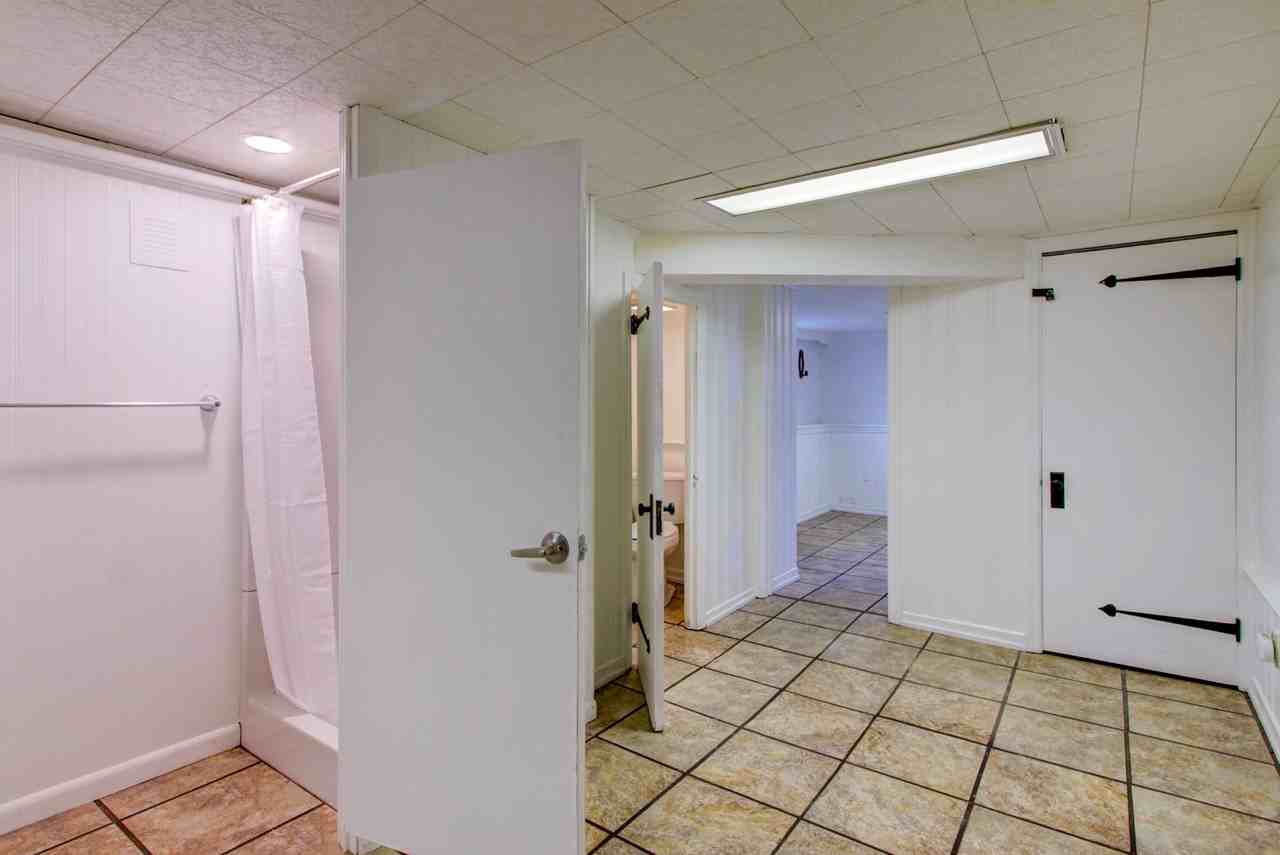 902 Columbia Avenue - Photo 6 of 11
