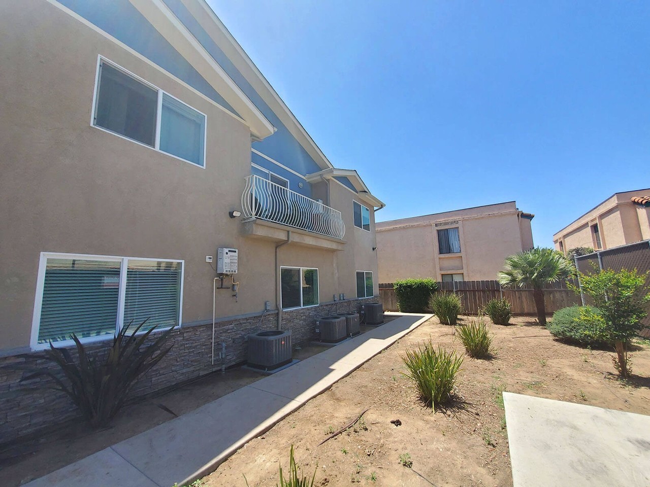 Laurel St Apartments - Photo 4 of 10