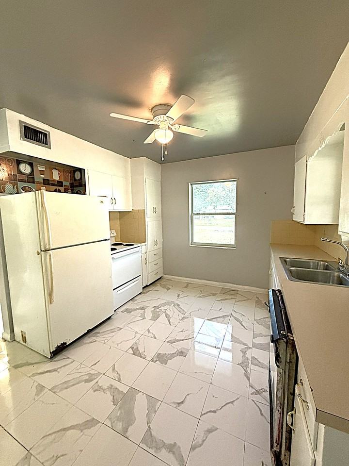 107 Hill Cir #1 - Photo 3 of 12