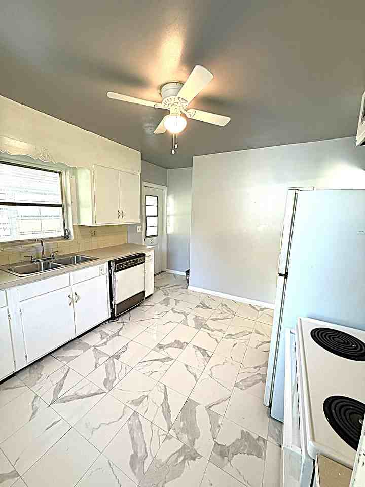 107 Hill Cir #1 - Photo 4 of 12