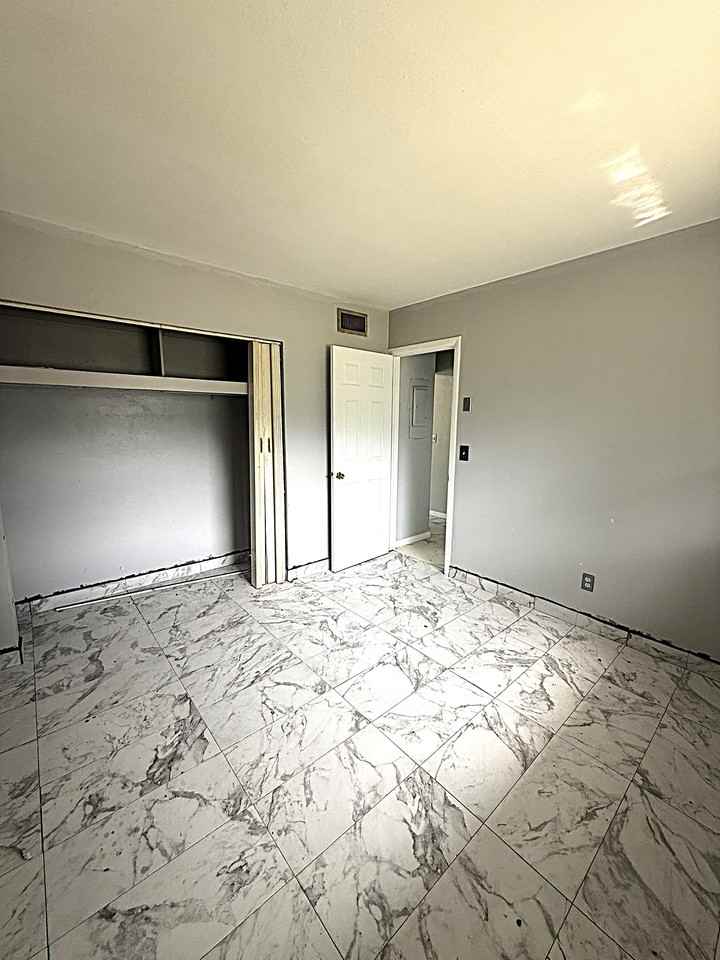 107 Hill Cir #1 - Photo 5 of 12