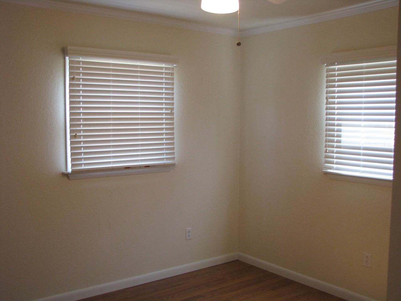2020 Yorktown Street - Photo 5 of 10